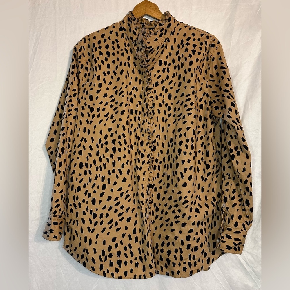 Crown & Ivy Women’s Button Down Long Sleeve Blouse Black/Brown Cheetah size L